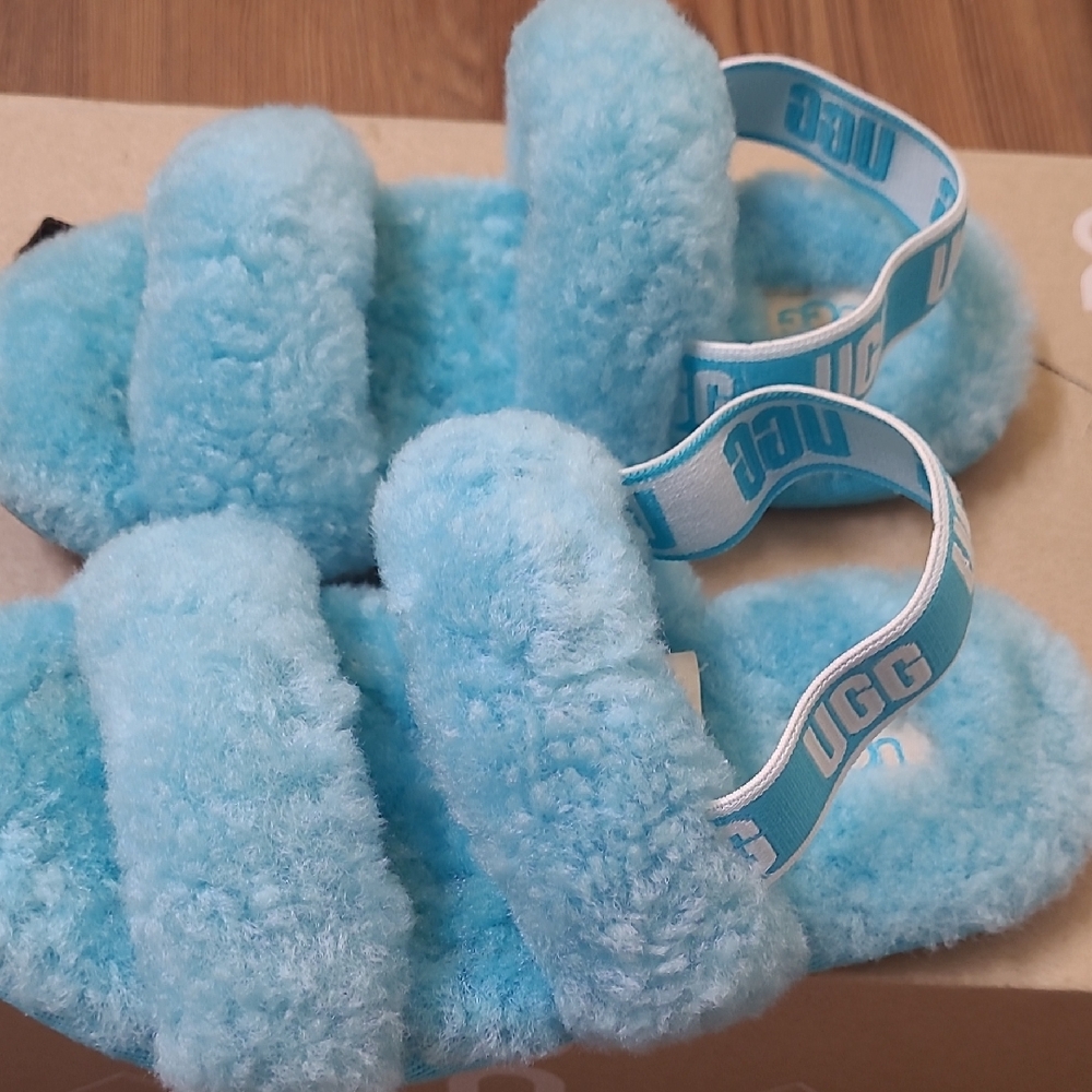 UGG Kids Fluffy Aqua Sandals used‎ good condition.